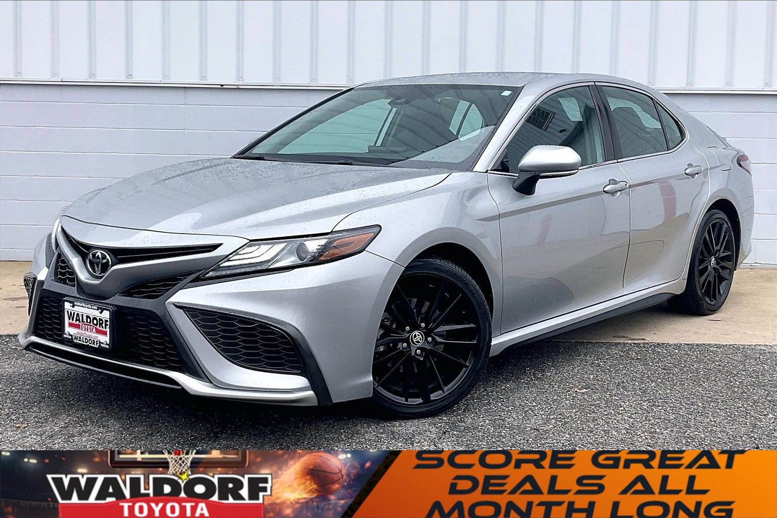 Used 2021 Toyota Camry XSE image 2