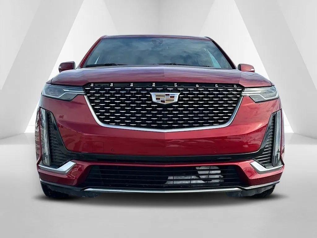 Used 2022 Cadillac XT6 Luxury image 2