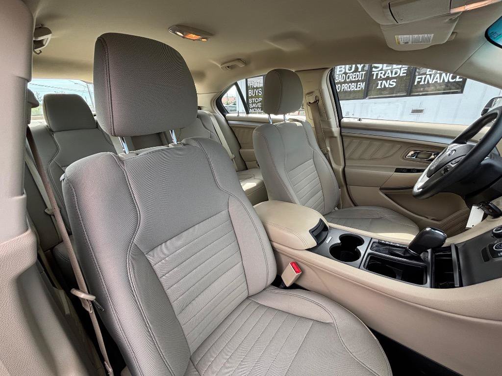 Used 2018 Ford Taurus SE FWD image 31