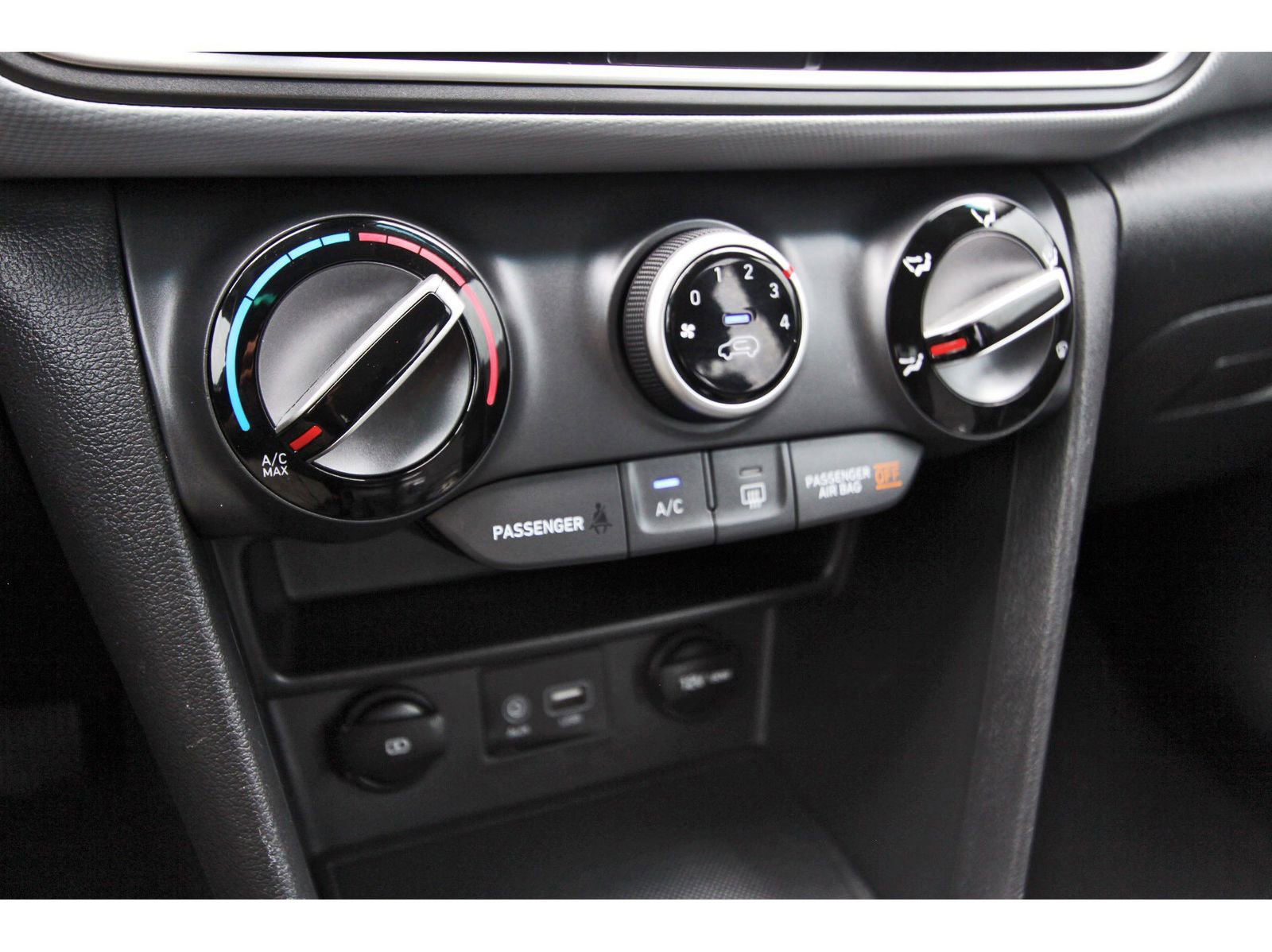 Used 2021 Hyundai Kona SE w/ Cargo Package FWD image 26