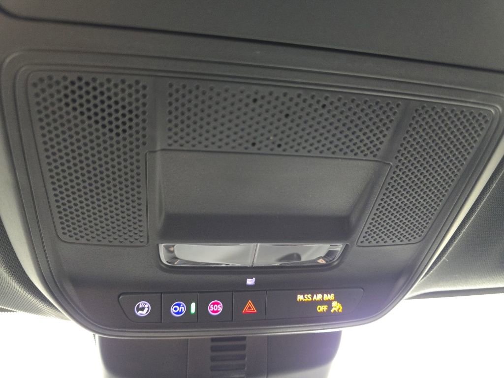 New 2025 Chevrolet Traverse LT w/ Enhanced Driving Package image 26