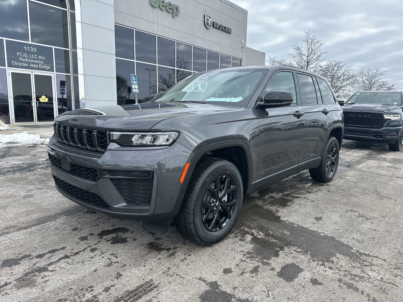 New 2026 Jeep Grand Cherokee Laredo image 7
