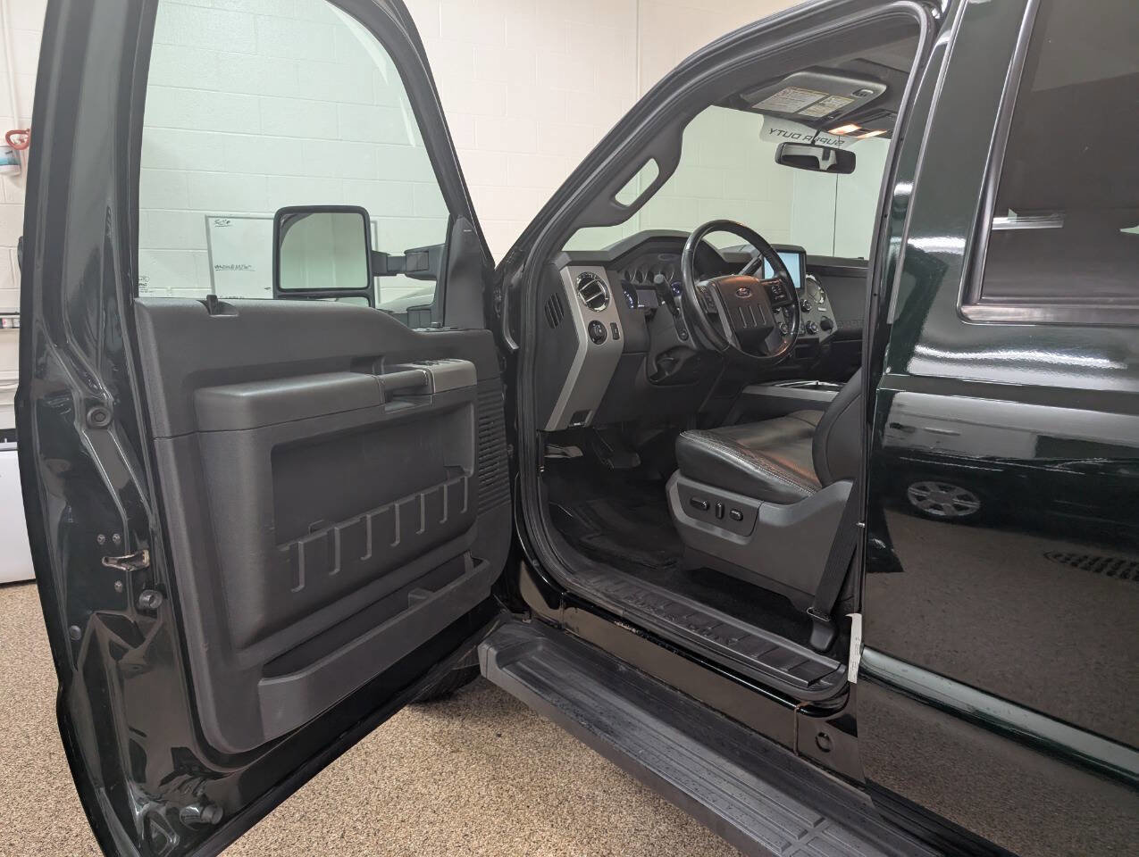 Used 2016 Ford F250 Lariat w/ Lariat Ultimate Package image 7