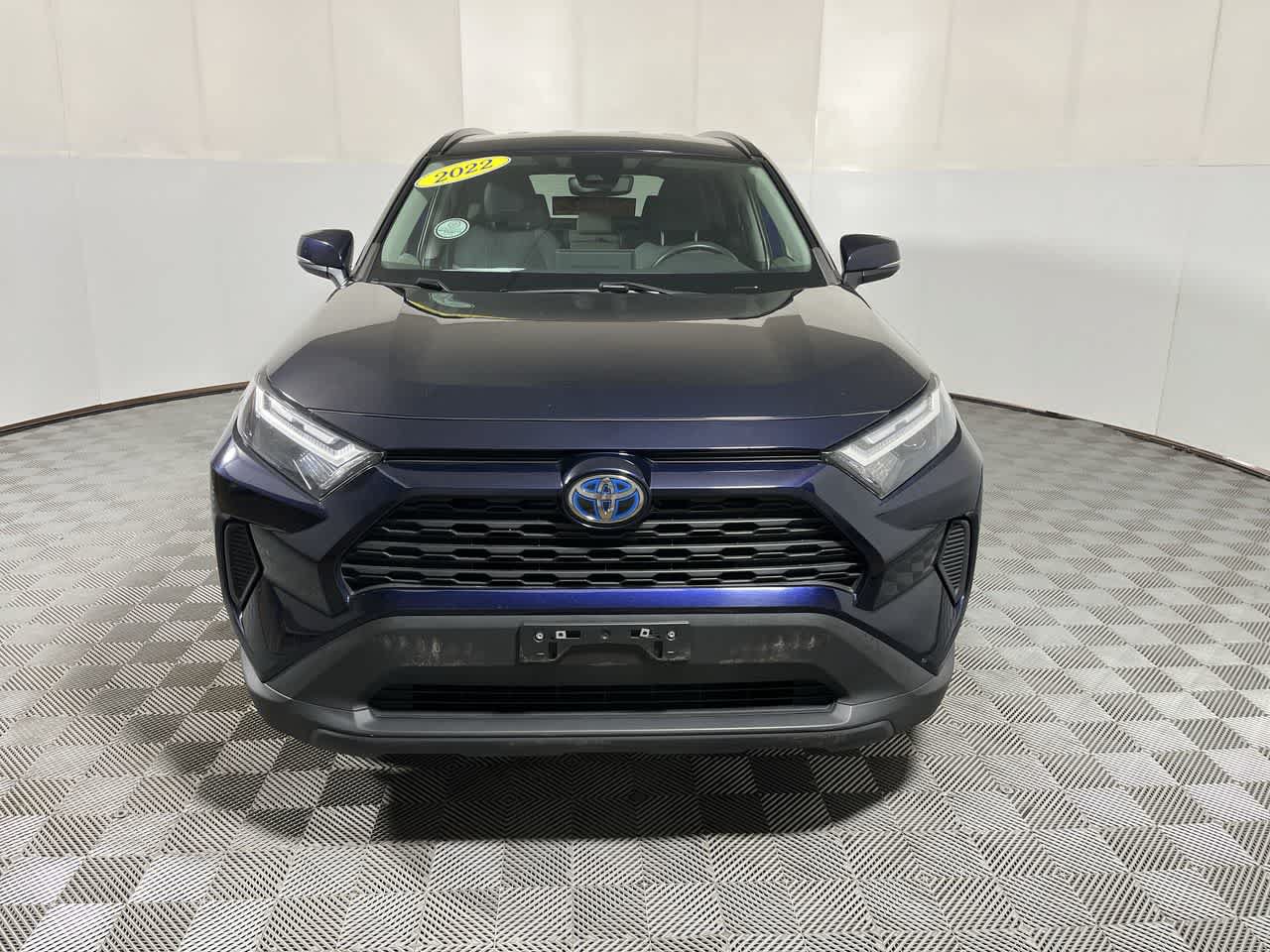 Used 2022 Toyota RAV4 XLE AWD/4WD image 3