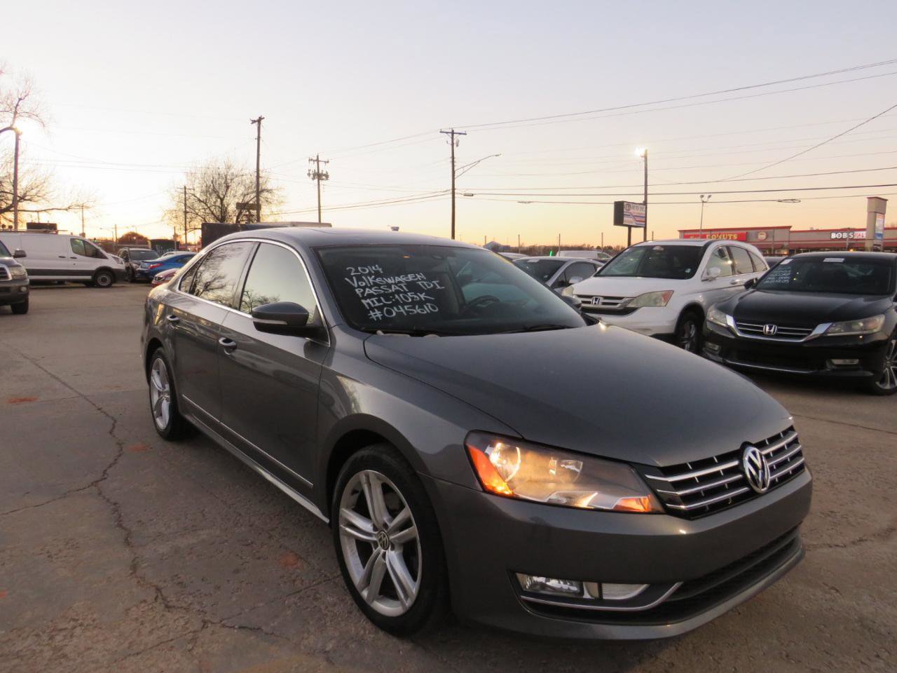Used 2014 Volkswagen Passat TDI SEL Premium FWD image 5