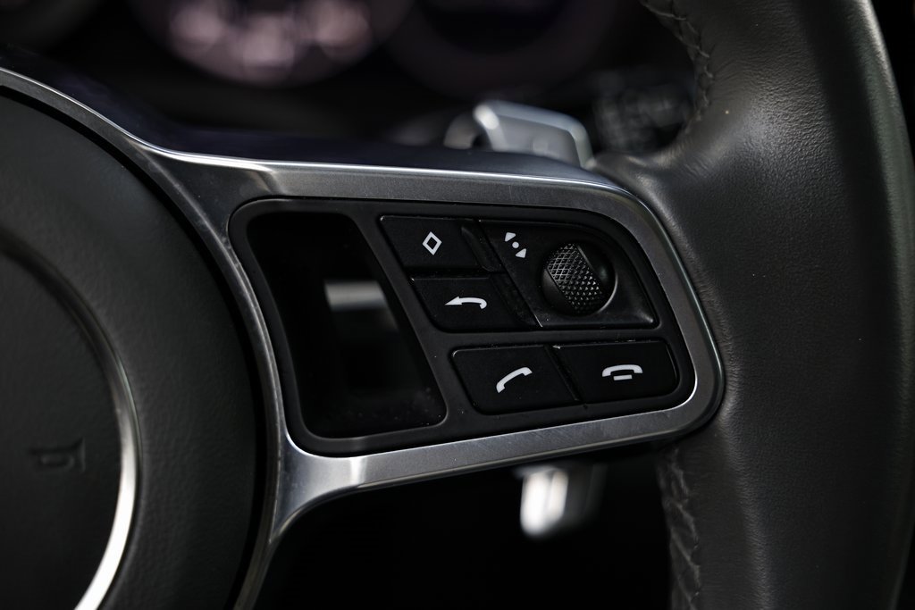 Used 2022 Porsche Cayenne Platinum Edition image 35