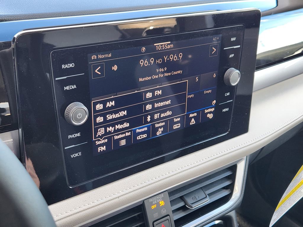 New 2026 Volkswagen Taos SEL image 10