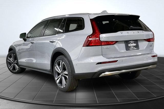 New 2026 Volvo V60 B5 Cross Country Plus w/ Climate Package AWD/4WD image 4