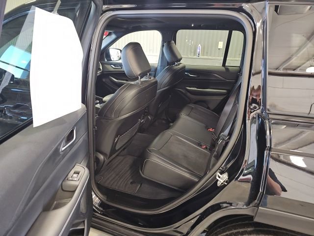 Used 2023 Jeep Grand Cherokee Altitude image 17