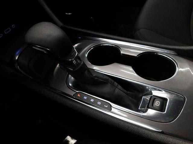 Used 2023 Chevrolet Malibu LT image 34