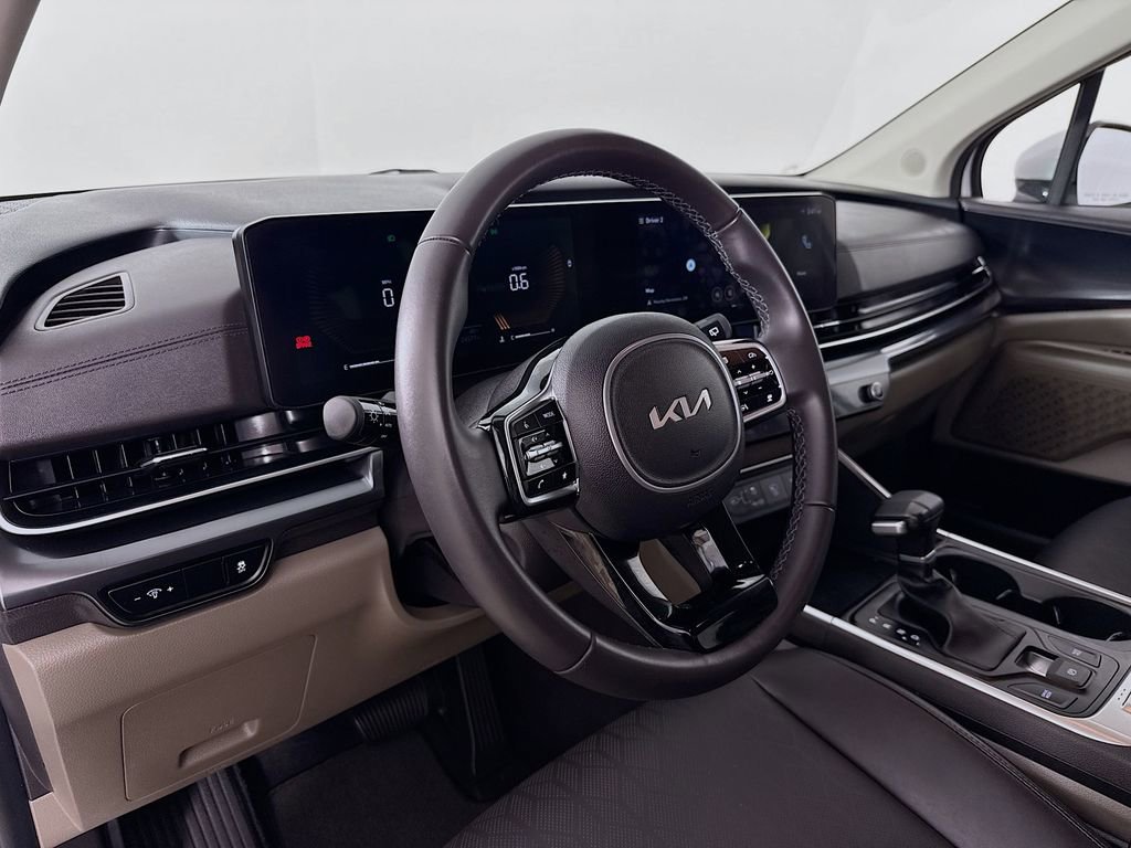 Used 2025 Kia Carnival image 10