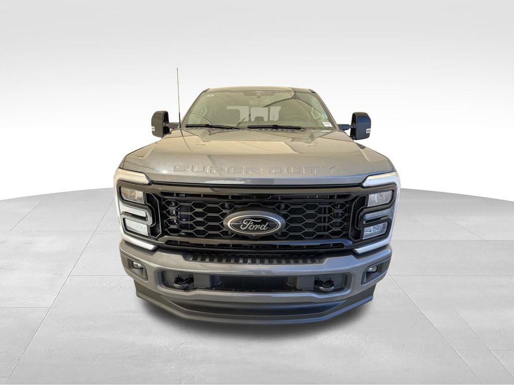 Used 2025 Ford F350 Lariat w/ Black Appearance Package AWD/4WD image 3