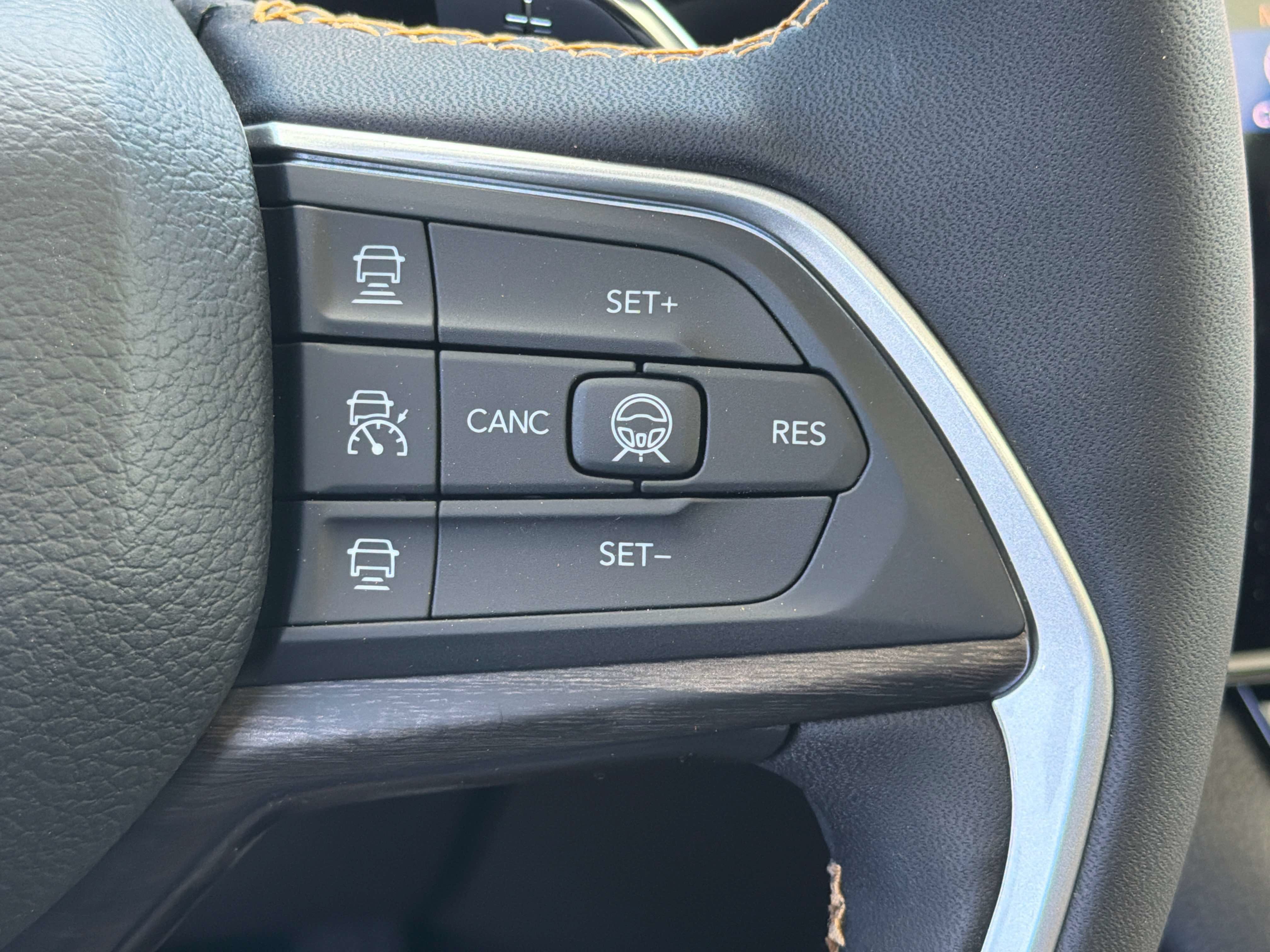 New 2026 Jeep Grand Cherokee Limited AWD/4WD image 15
