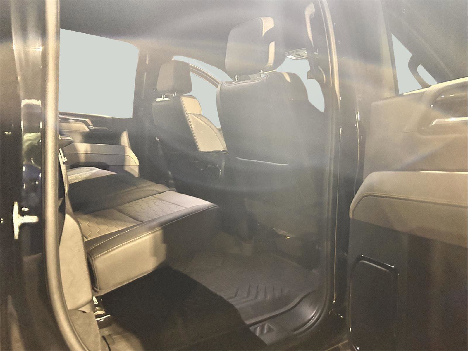 Used 2025 Chevrolet Silverado 2500 ZR2 image 12