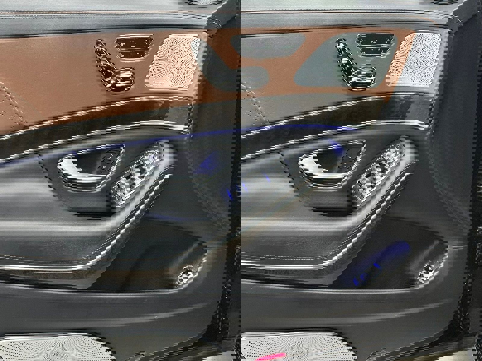 Used 2017 Mercedes-Benz Maybach S 550 4MATIC image 35