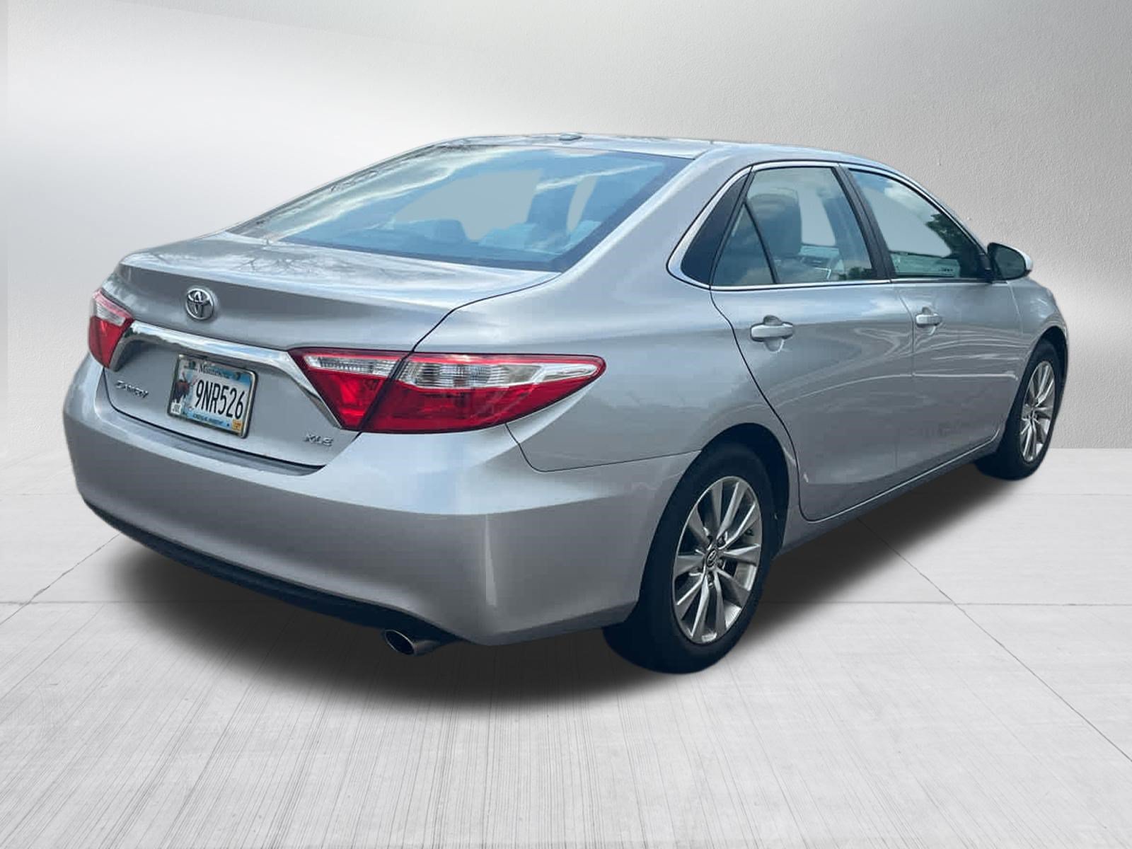 Used 2015 Toyota Camry XLE FWD image 6