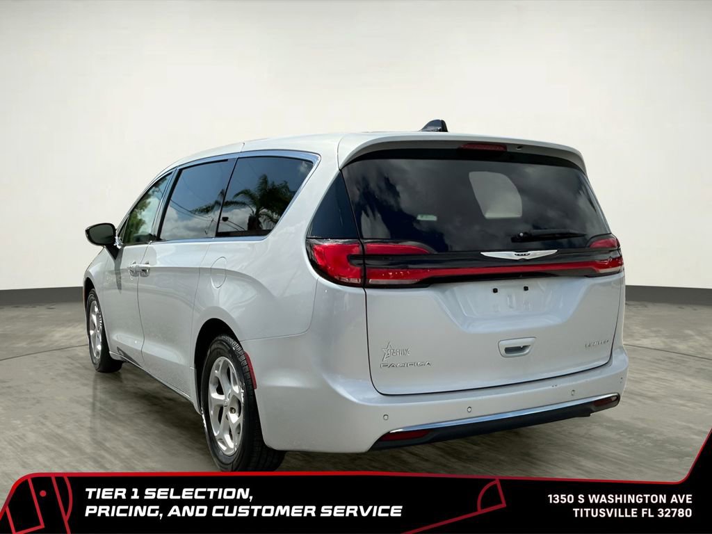 Used 2024 Chrysler Pacifica Limited FWD image 4