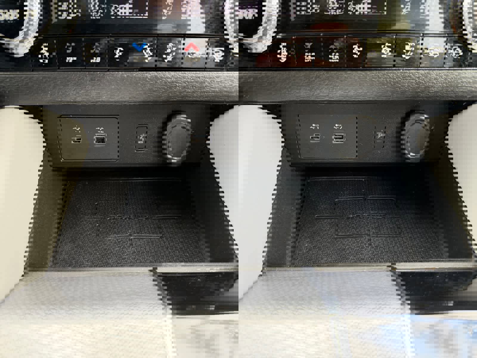 Used 2024 Mitsubishi Outlander SEL image 22