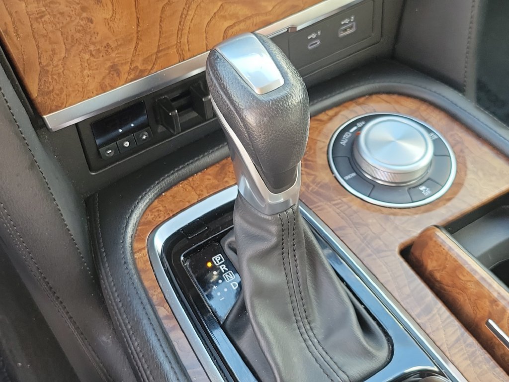 Used 2024 Nissan Armada SL w/ Captain's Chairs Package AWD/4WD image 28