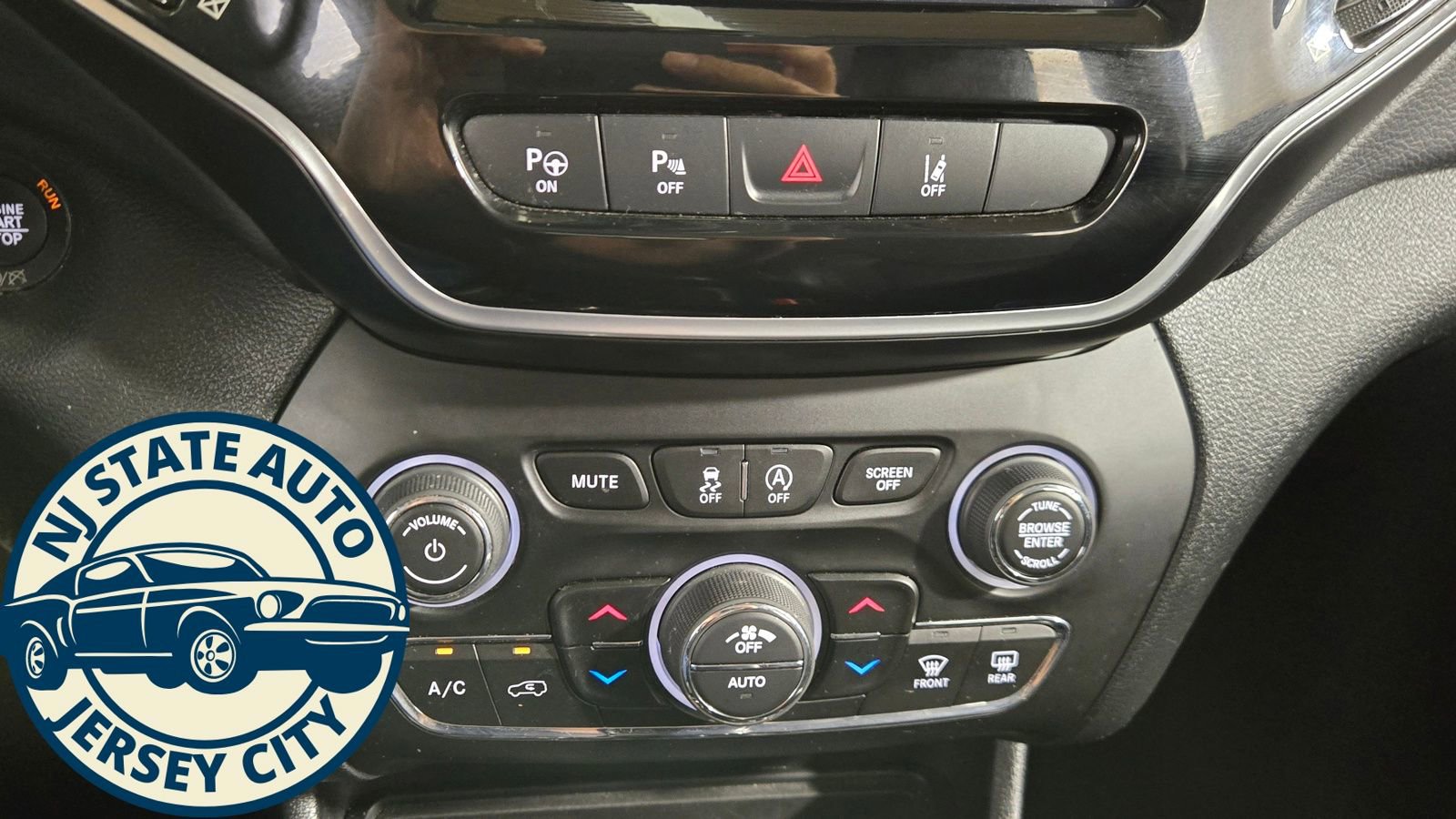 Used 2022 Jeep Cherokee Limited image 16