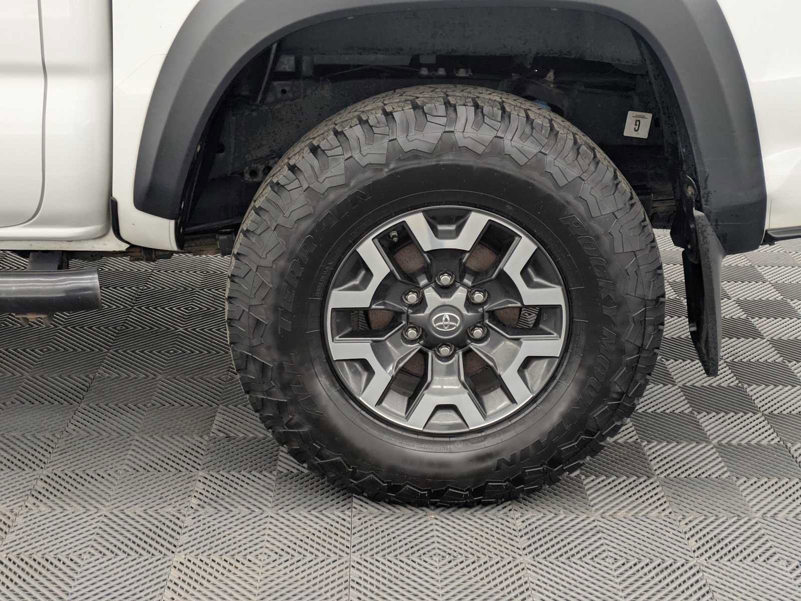 Used 2020 Toyota Tacoma TRD Off-Road w/ TRD Premium Off Road Package image 14