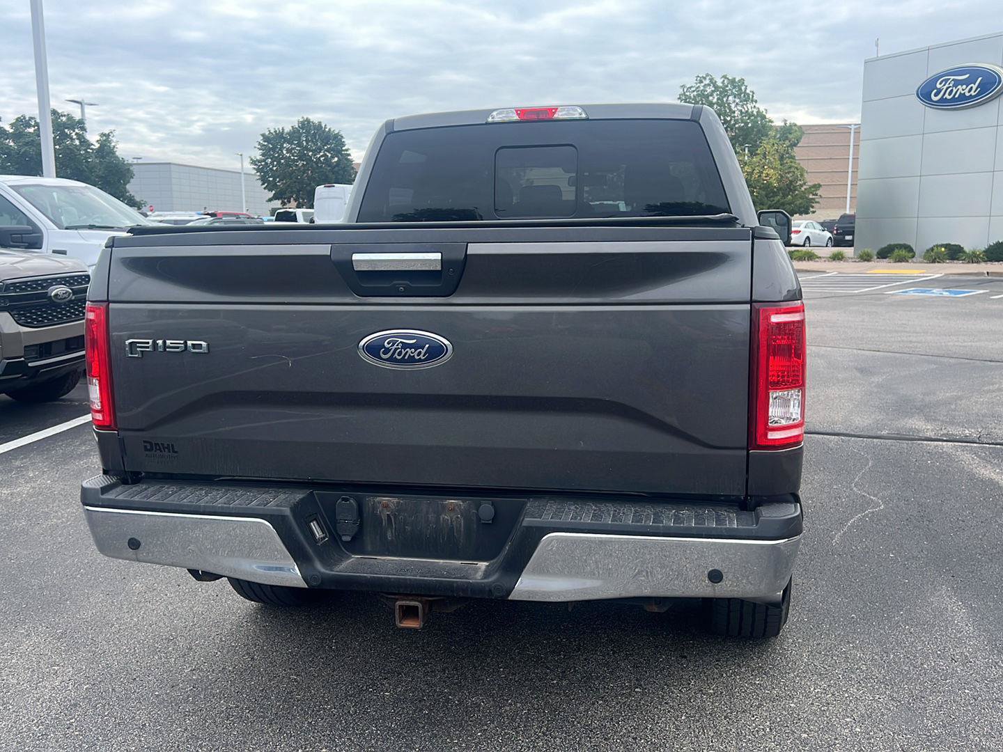 Used 2017 Ford F150 XLT w/ Equipment Group 302A Luxury AWD/4WD image 8
