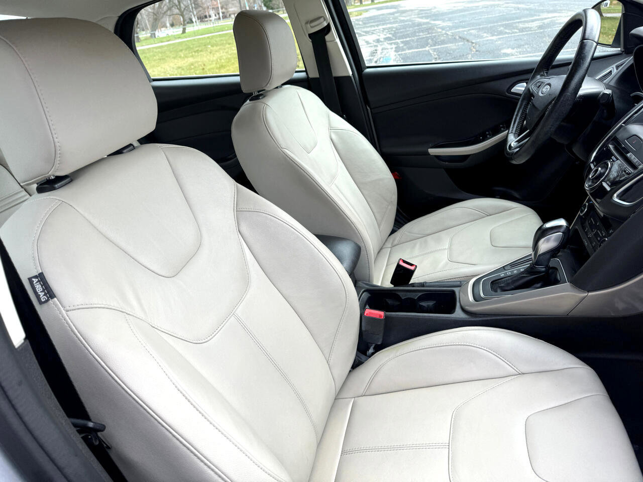 Used 2016 Ford Focus Titanium w/ Titanium Technology Package FWD image 33
