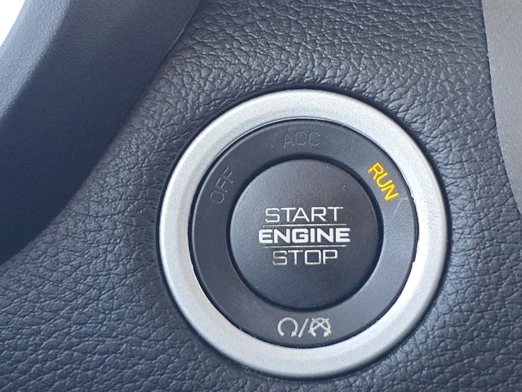 Used 2019 RAM 1500 Laramie image 36