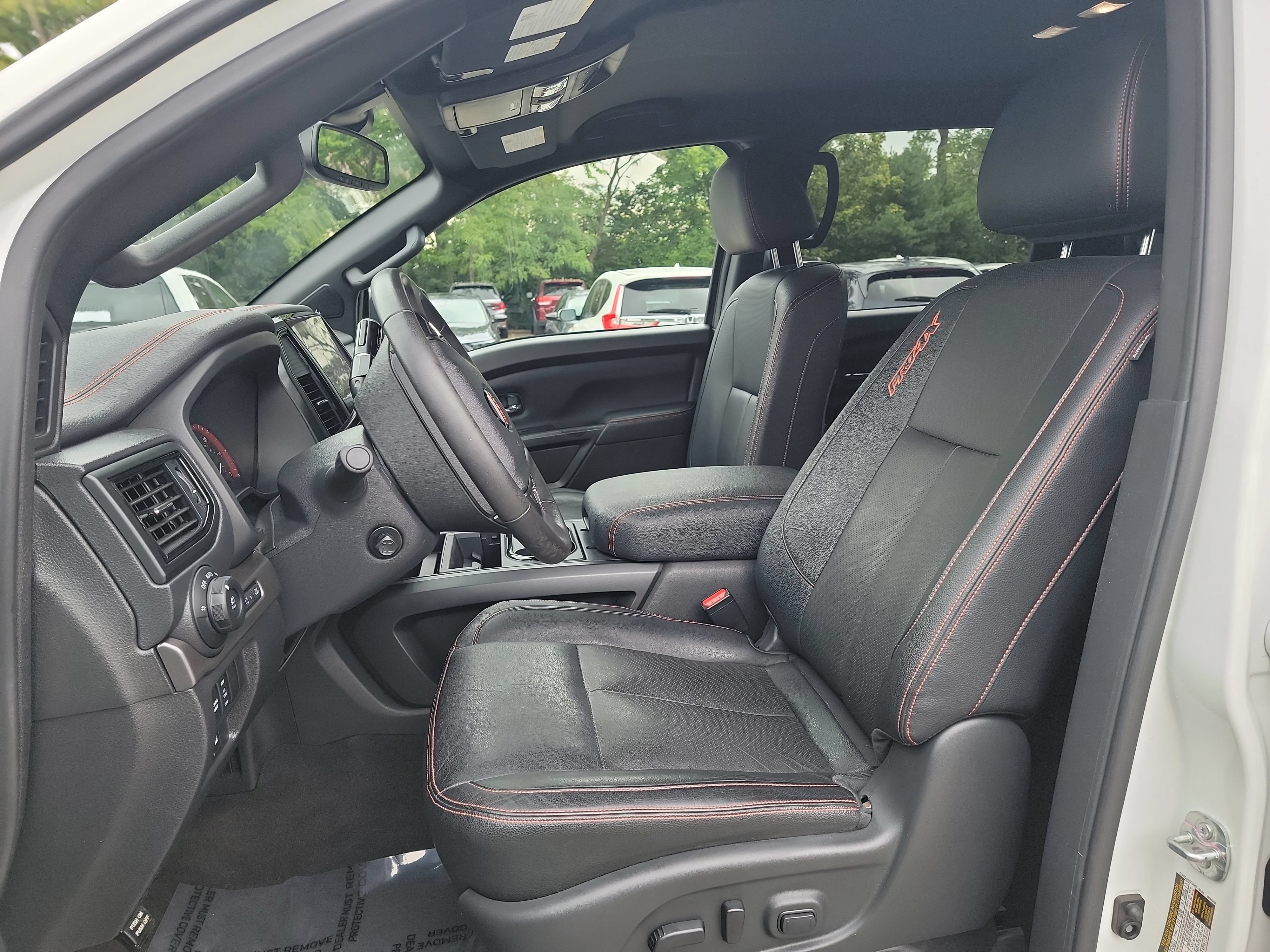 Used 2021 Nissan Titan PRO-4X w/ Pro-4x Convenience Package AWD/4WD image 12