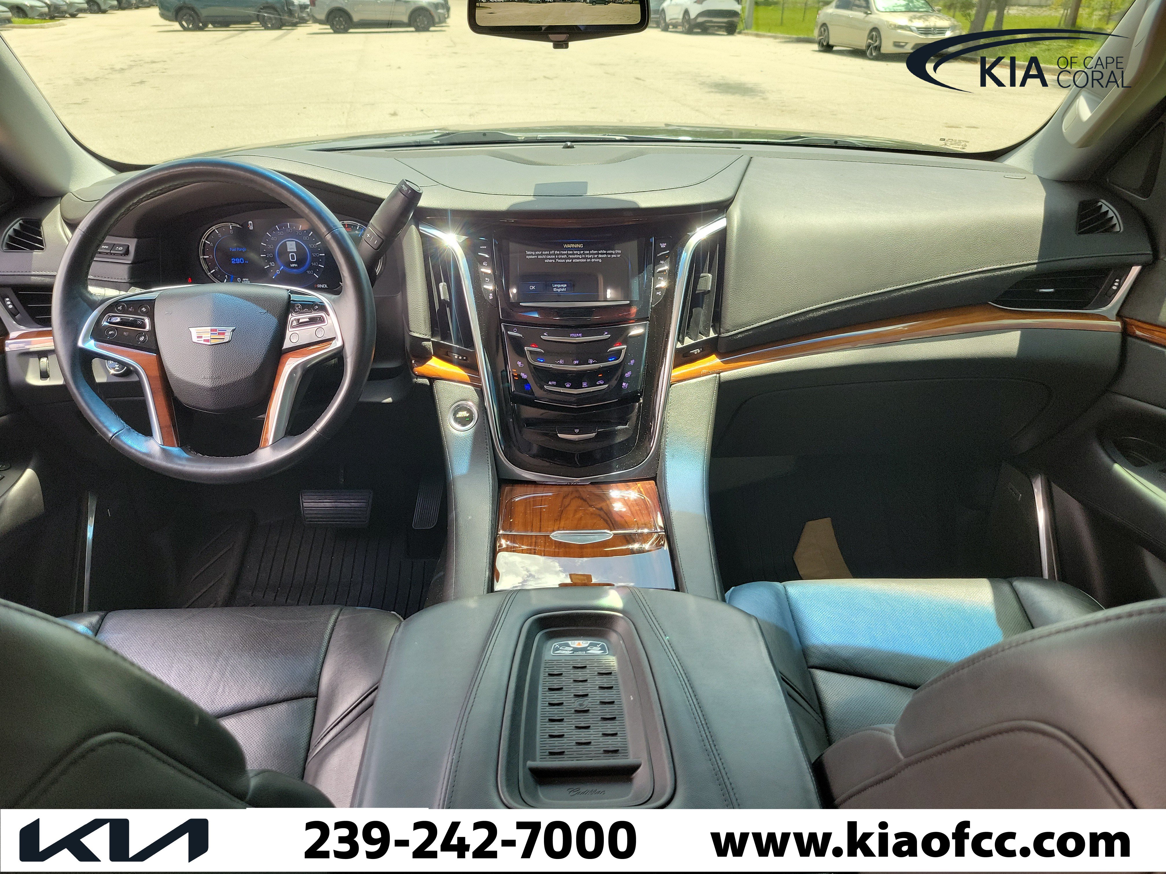 Used 2017 Cadillac Escalade Premium Luxury AWD/4WD image 17