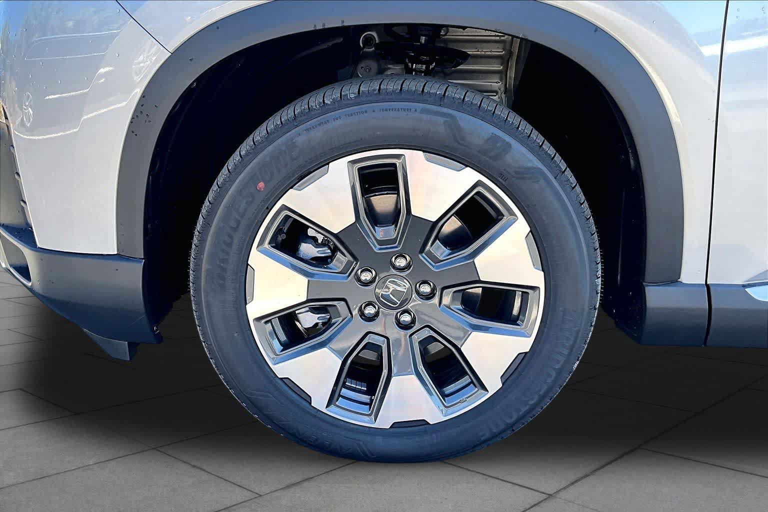 New 2026 Honda Pilot Elite image 9