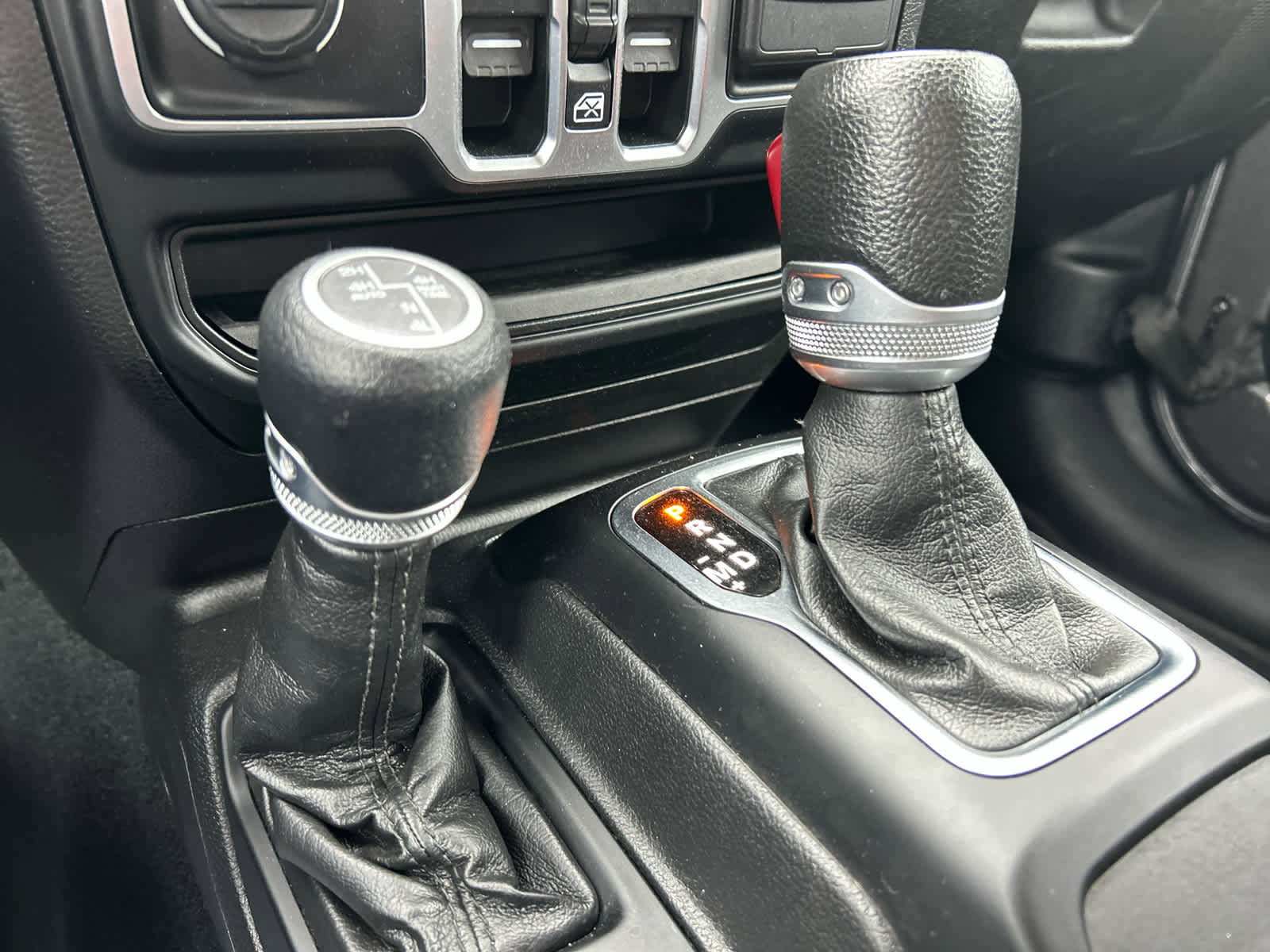 Certified 2023 Jeep Wrangler Unlimited w/ Cold Weather Group image 25