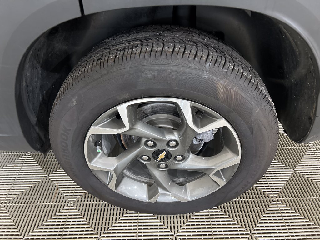 Used 2025 Chevrolet Trax LT FWD image 10