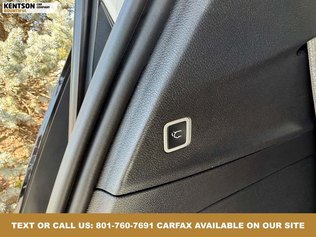 Used 2026 Chrysler Pacifica Limited image 35