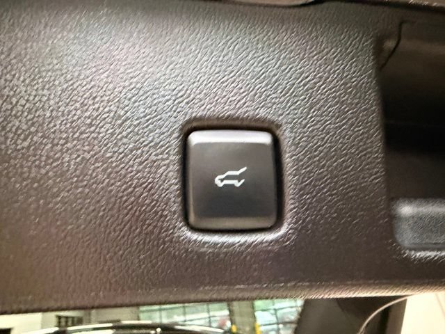 Used 2025 Ford Escape Platinum AWD/4WD image 11