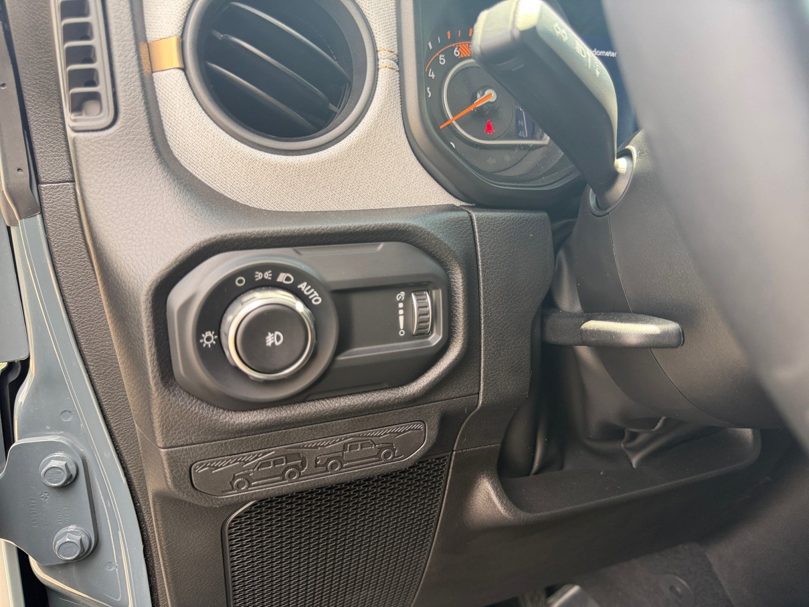 Used 2025 Jeep Wrangler Sport AWD/4WD image 11