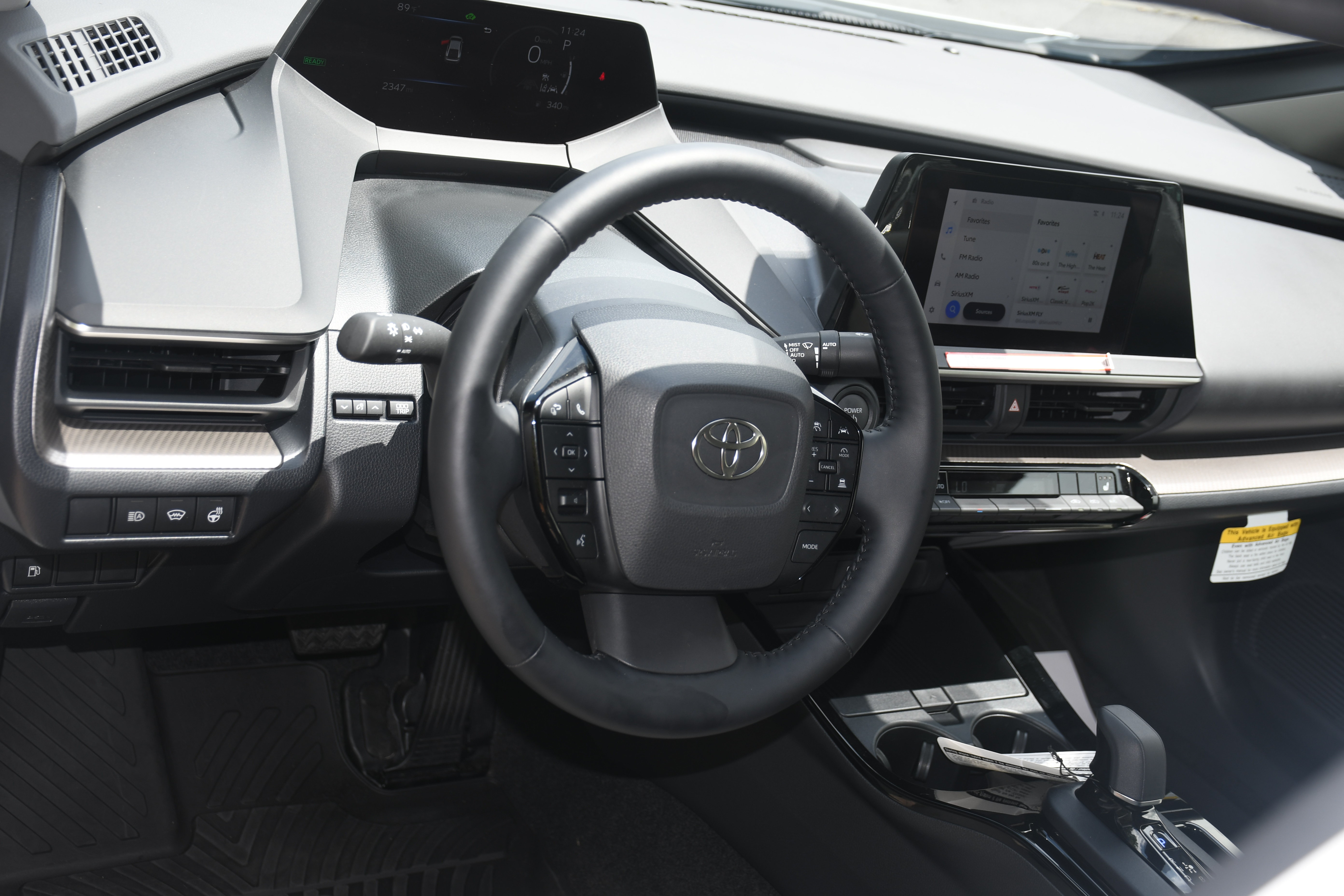 Used 2025 Toyota Prius XLE FWD image 8