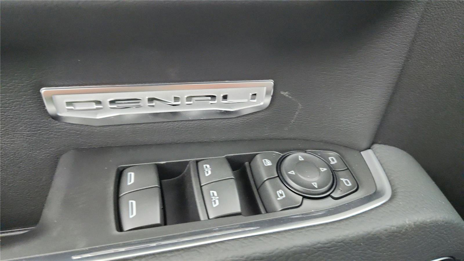 Used 2025 GMC Sierra 1500 Denali w/ Denali Reserve Package image 19
