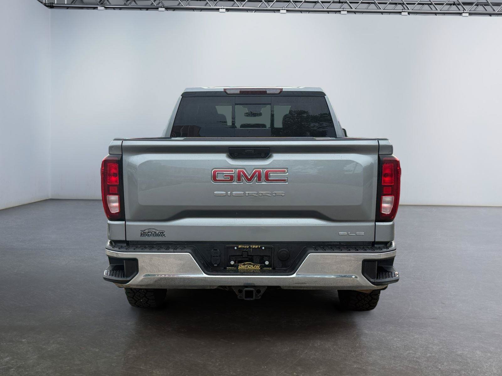 Used 2024 GMC Sierra 1500 SLE w/ Preferred Package AWD/4WD image 4