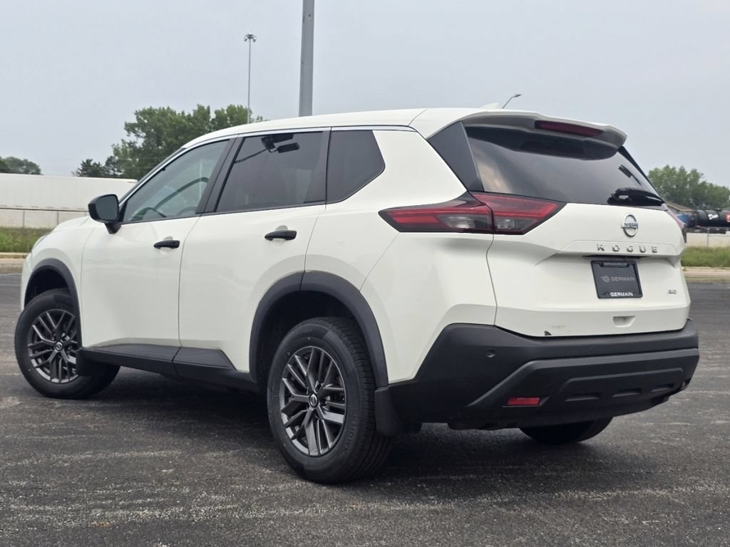 Used 2021 Nissan Rogue S AWD/4WD image 12