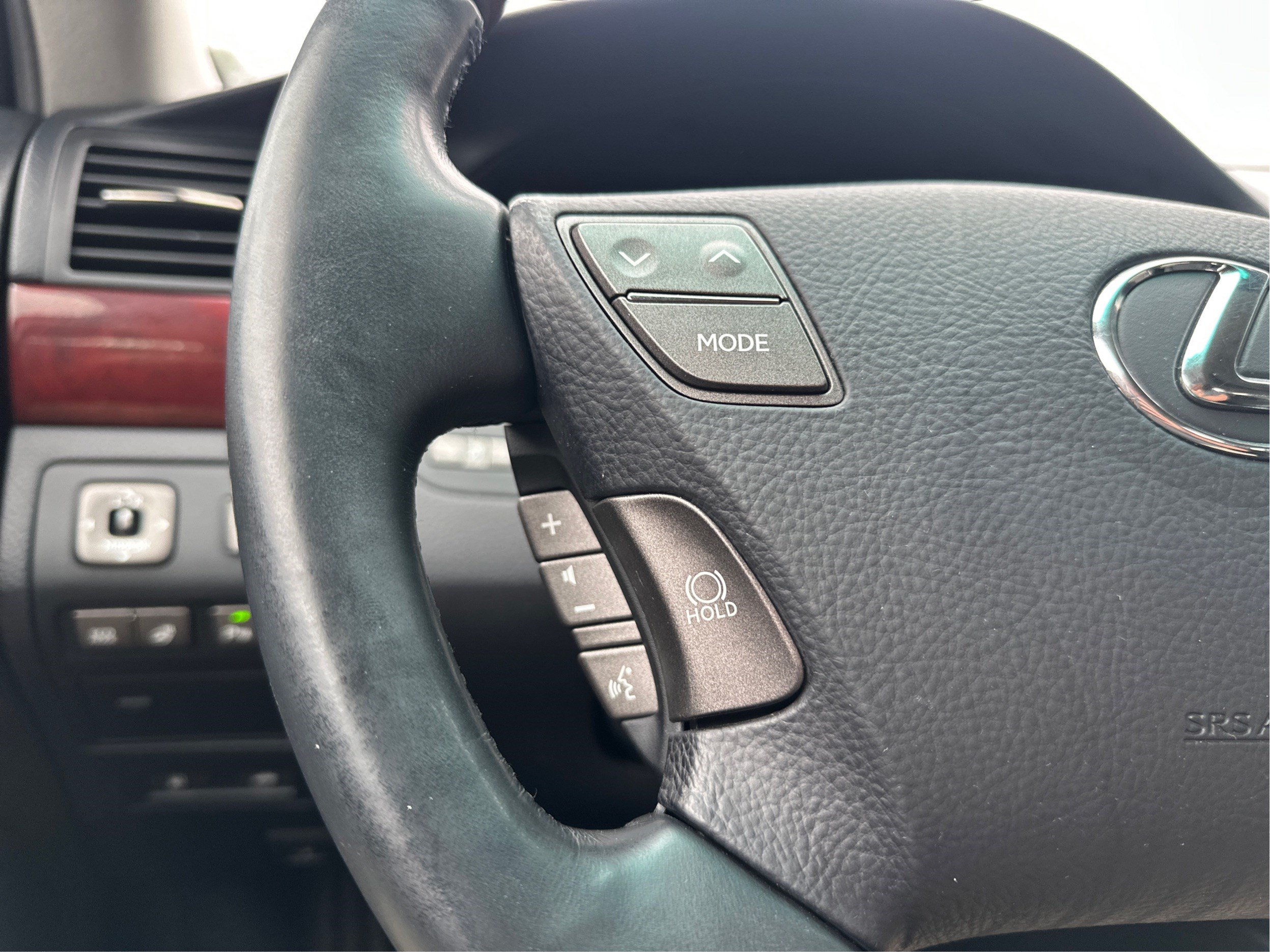 Used 2012 Lexus LS 460 AWD w/ Comfort Pkg image 34