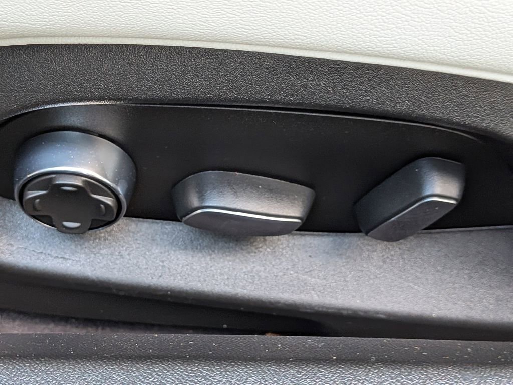 Used 2023 Chevrolet Corvette Stingray Premium Cpe w/ Z51 Performance Package image 18