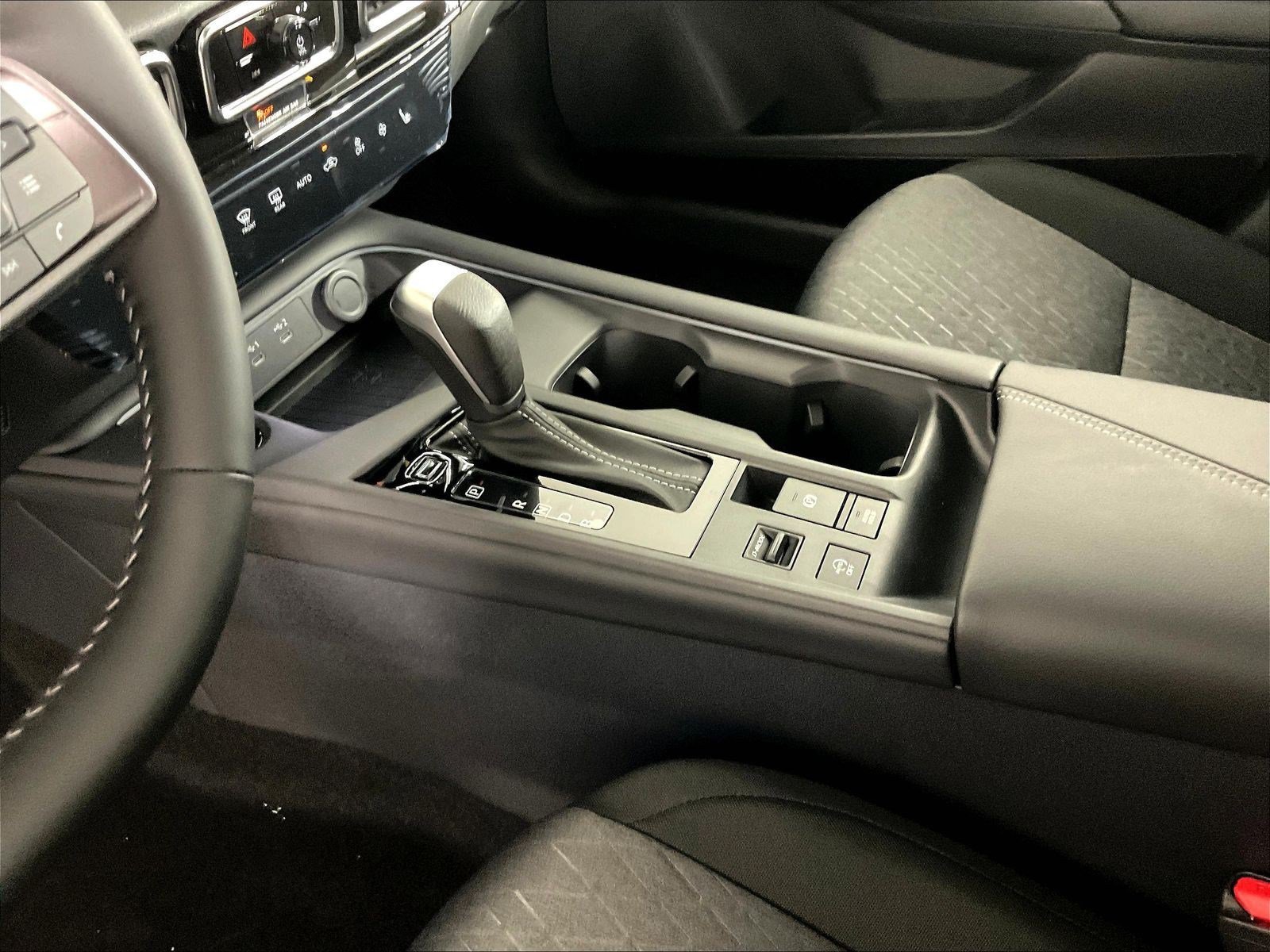 New 2026 Nissan Sentra SV w/ SV Convenience Package FWD image 12