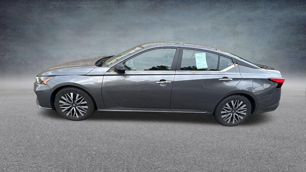 Used 2025 Nissan Altima 2.5 SV FWD image 7