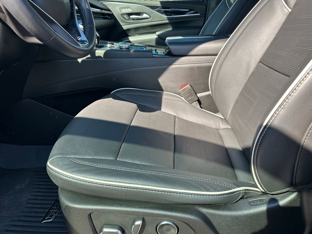 Used 2024 Cadillac Escalade Sport w/ Touring Package image 9