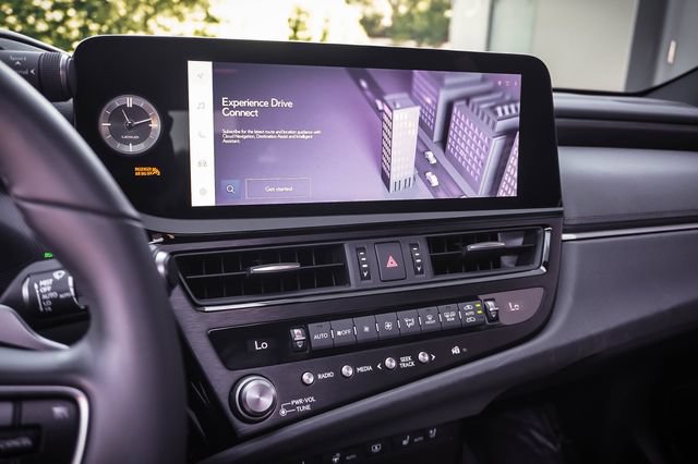 Certified 2024 Lexus ES 300h w/ Premium Package FWD image 16