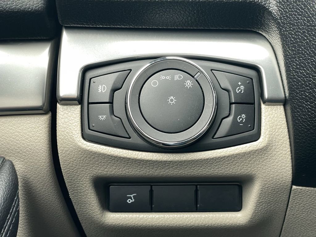 Used 2019 Ford Explorer XLT w/ Equipment Group 202A image 16
