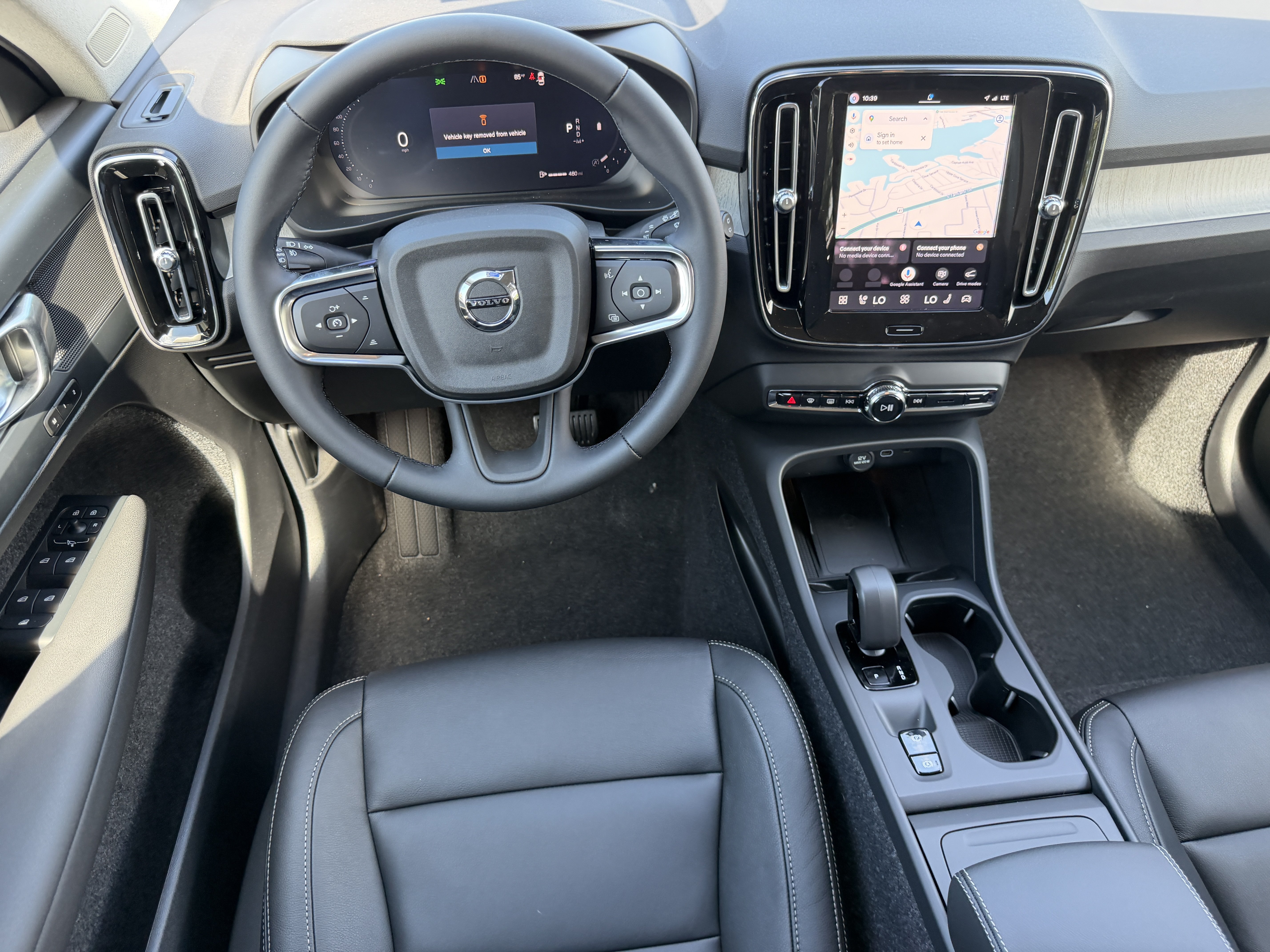 New 2026 Volvo XC40 B4 Core w/ Climate Package FWD image 13