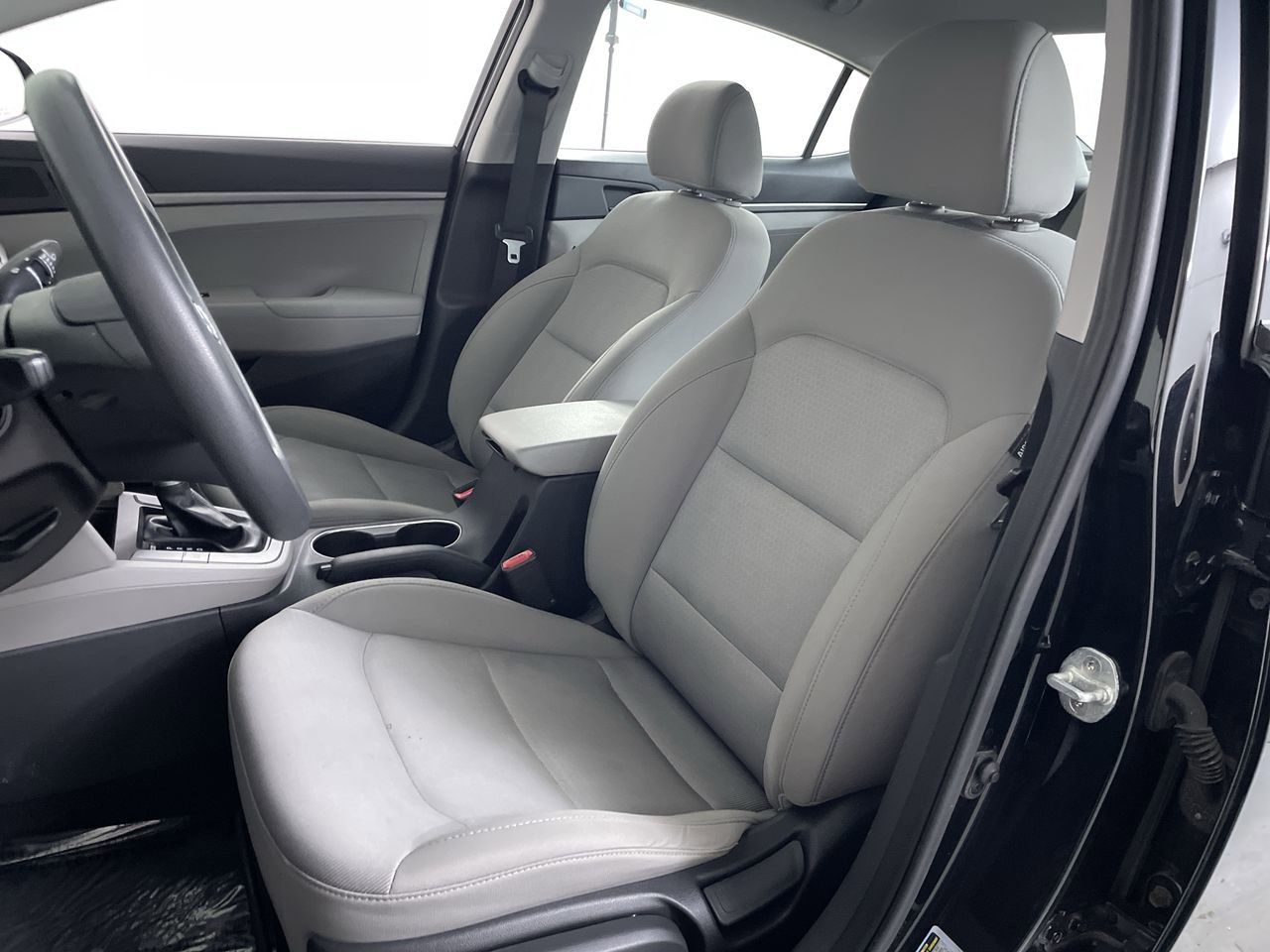 Used 2018 Hyundai Elantra SE FWD image 12
