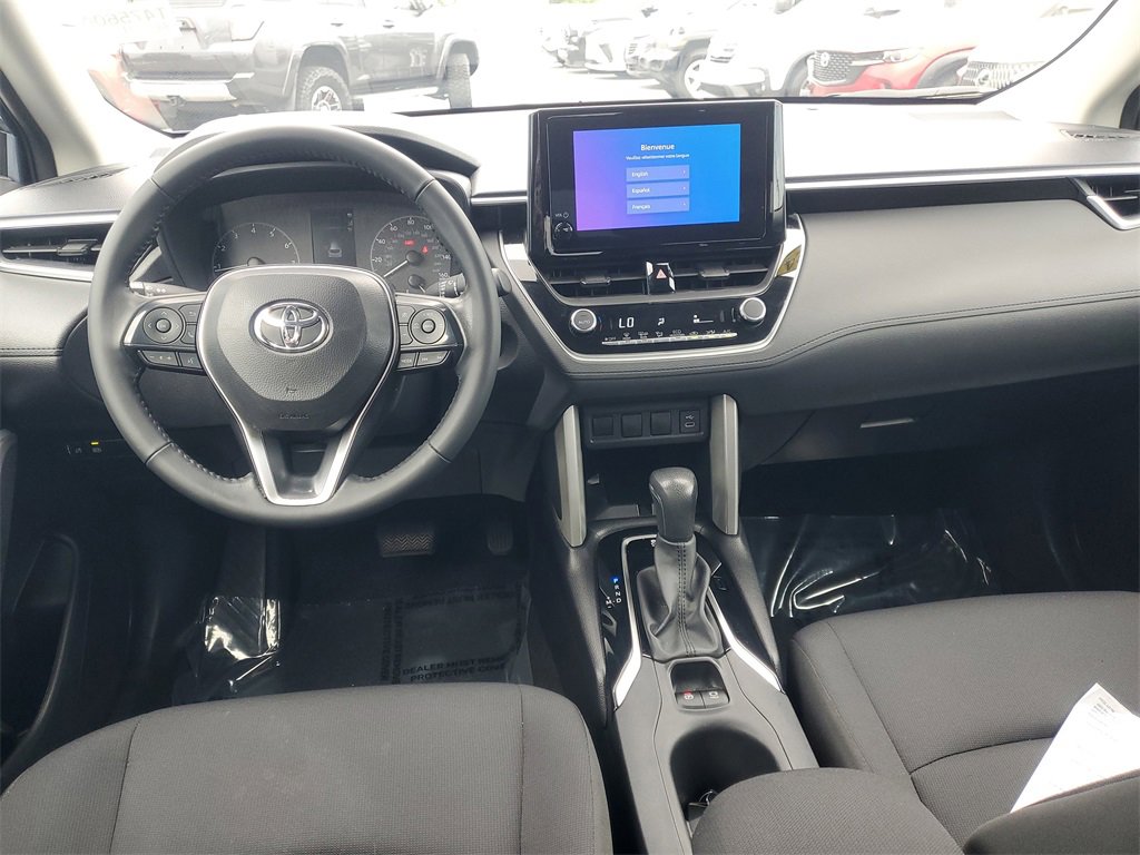 Used 2024 Toyota Corolla Cross LE image 11